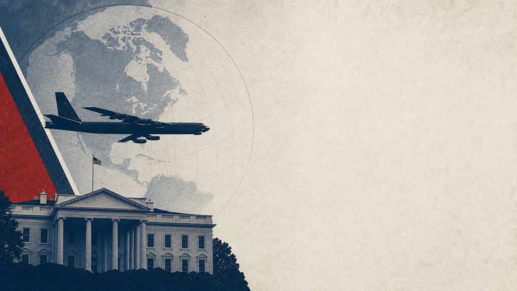 On a souvent présenté « America First » comme un simple slogan trumpiste, un marqueur populiste adapté aux meetings de campagne et aux chaînes d’info en continu. Ce serait en sous‑estimer la profondeur. Derrière la formule se déploie une matrice ancienne de la culture stratégique américaine : la conviction que la sécurité, la prospérité et la cohésion interne des États‑Unis priment sur toute autre considération, y compris les coûts imposés aux alliés.
